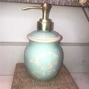 Young’s Inc ceramic hand soap dispenser Light blue with white vine Goldtone pump
